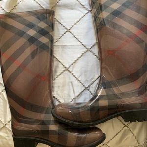Authentic Burberry Rain boots- LIKE NEW! Size 7